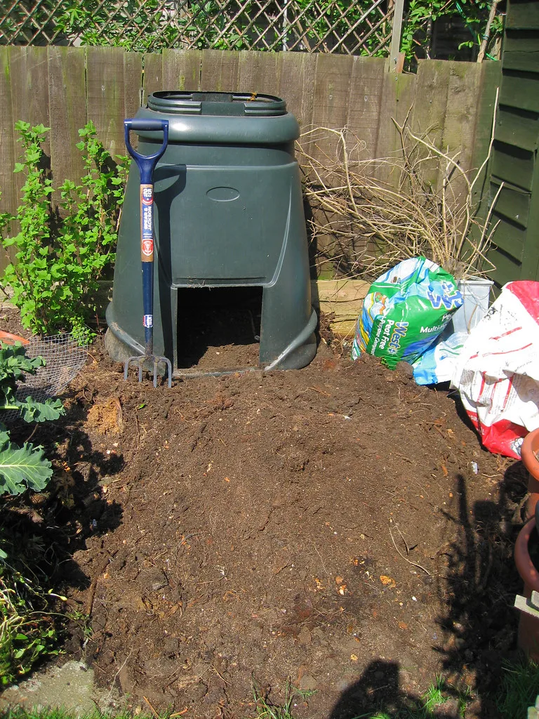 Le Silo à Compost : Une Aide Précieuse Pour Réduire Les Déchets